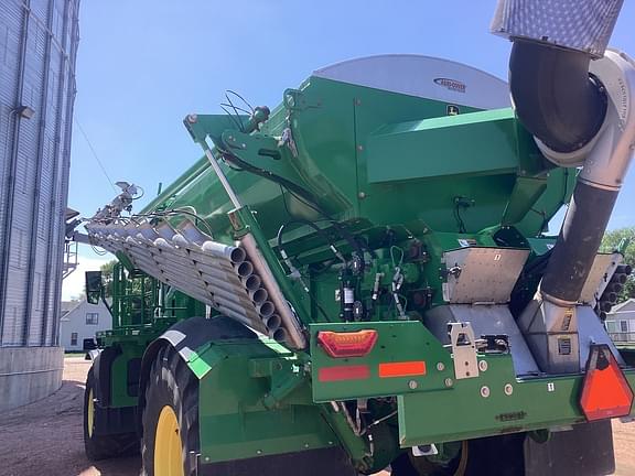 Image of John Deere 800R equipment image 4