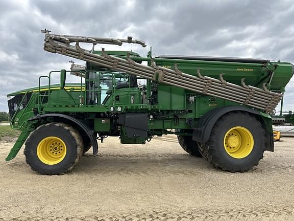Image of John Deere 800R equipment image 1
