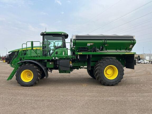 Image of John Deere 800R equipment image 1
