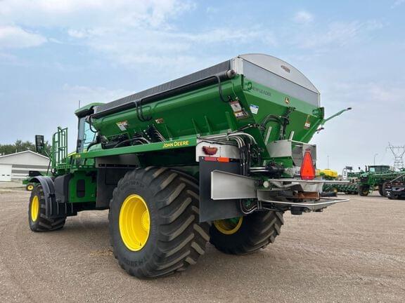 Image of John Deere 800R equipment image 2