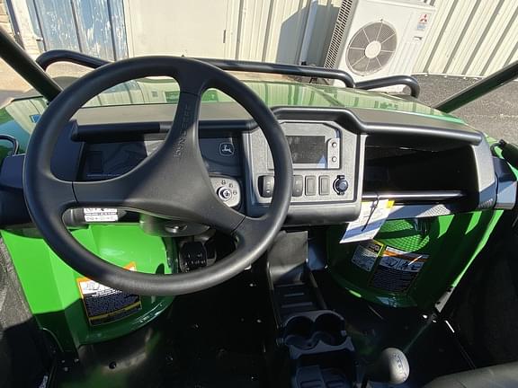 Image of John Deere XUV 825M S4 equipment image 4