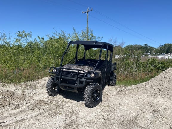 2024 John Deere XUV 825M S4 Equipment Image0