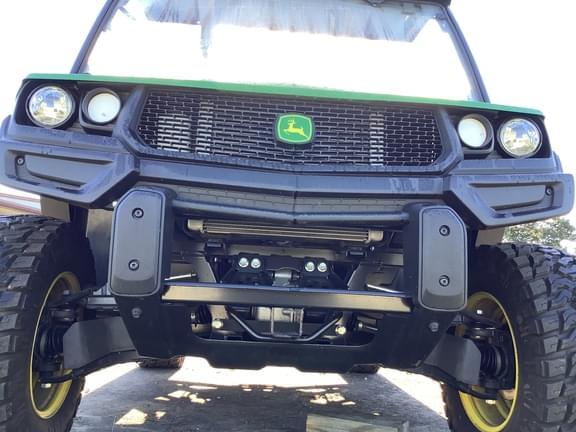 Image of John Deere Gator XUV 835E equipment image 2