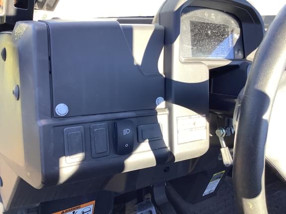 Image of John Deere Gator XUV 835E equipment image 3
