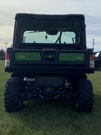 Image of John Deere XUV 835M equipment image 3