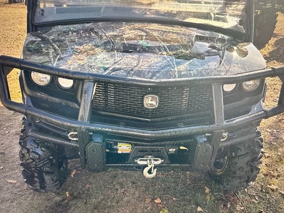 Image of John Deere XUV 835M equipment image 1