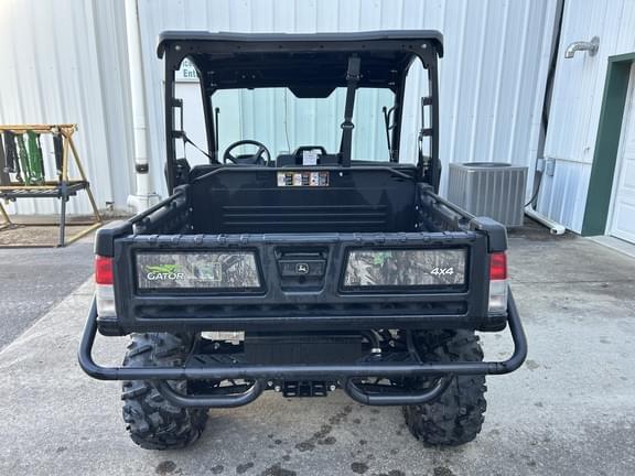 Image of John Deere XUV 835M equipment image 2