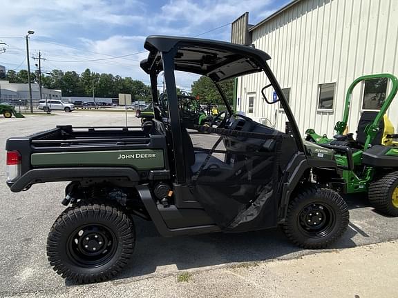 Image of John Deere XUV 835M equipment image 1