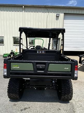 Image of John Deere XUV 835M equipment image 4