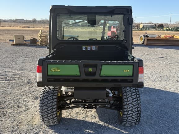 Image of John Deere XUV 835M equipment image 3