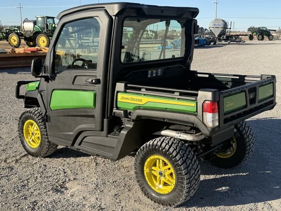 Image of John Deere XUV 835M equipment image 2