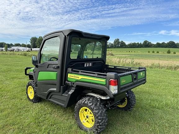 Image of John Deere XUV 835M equipment image 2