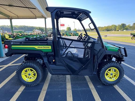 Image of John Deere XUV 835M Primary image