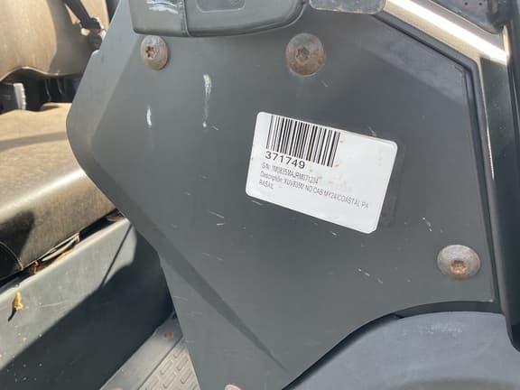 Image of John Deere XUV 835M equipment image 2