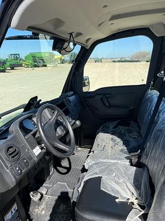 Image of John Deere XUV 835M equipment image 4