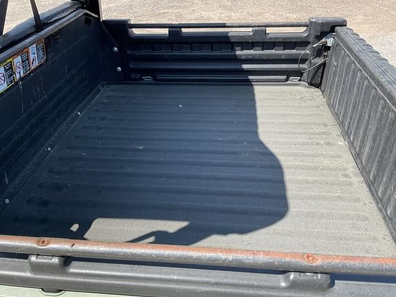 Image of John Deere XUV 835M equipment image 2