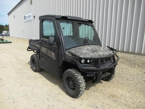 Image of John Deere XUV 835M equipment image 1