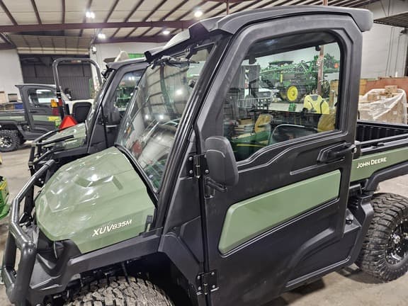 Image of John Deere XUV 835M equipment image 1