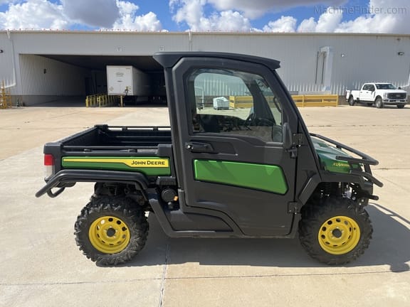 2024 John Deere XUV 835M Equipment Image0