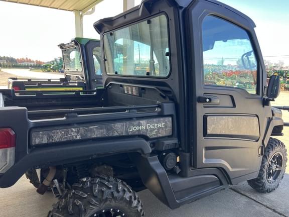 Image of John Deere XUV 835M equipment image 4