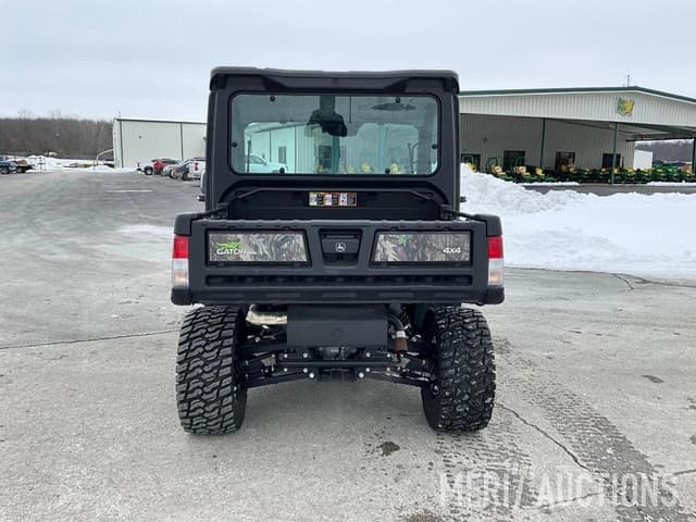 Image of John Deere XUV 835M equipment image 3