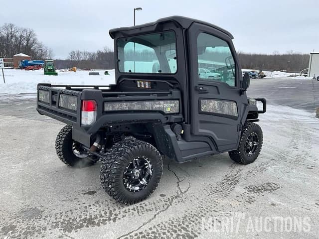 Image of John Deere XUV 835M equipment image 4