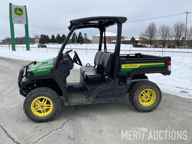 Image of John Deere XUV 835M equipment image 1