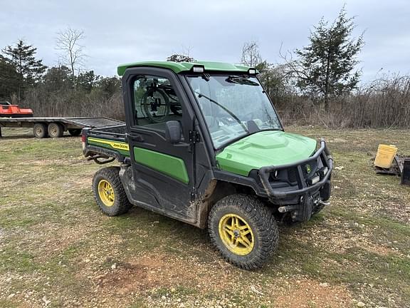 Image of John Deere XUV 835R Primary image