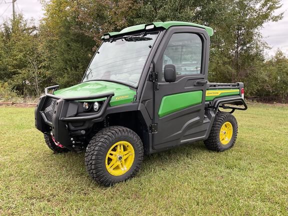 2024 John Deere XUV 835R Equipment Image0