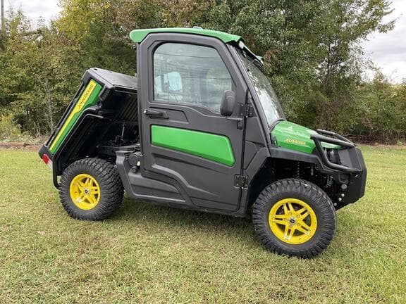 Image of John Deere XUV 835R equipment image 2