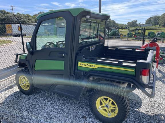 Image of John Deere XUV 835R equipment image 3