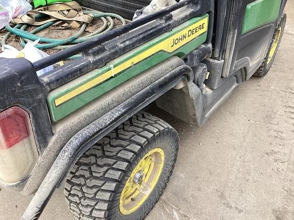 Image of John Deere XUV 835R equipment image 2