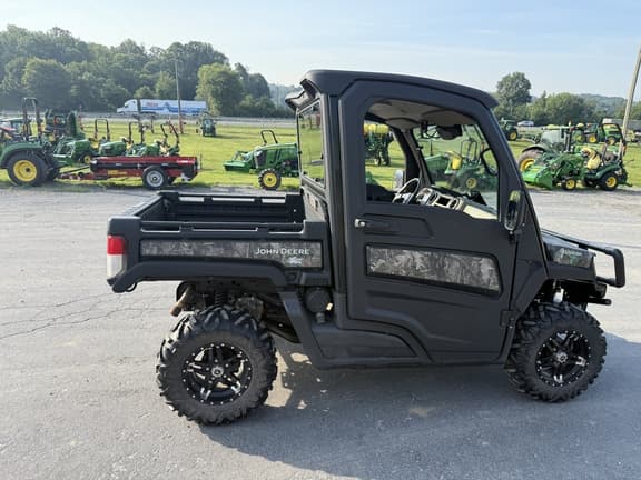 Image of John Deere XUV 835R equipment image 4