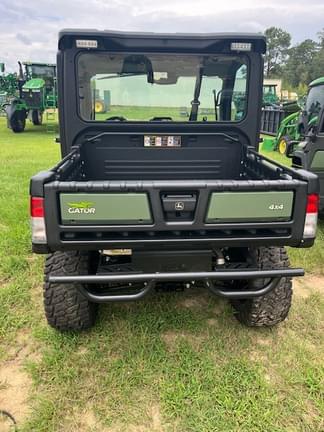 Image of John Deere XUV 835R equipment image 1