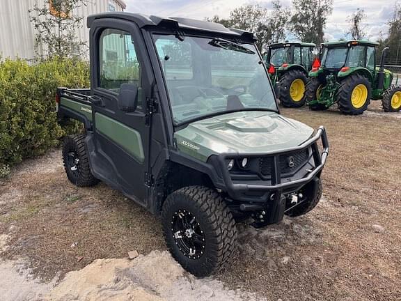 Image of John Deere XUV 835R equipment image 1