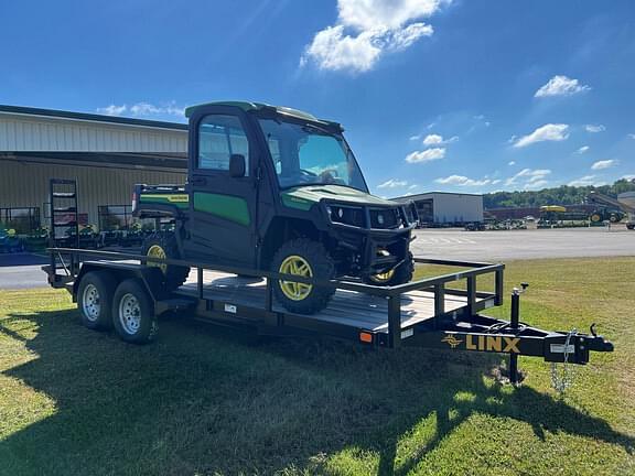 Image of John Deere XUV 835R equipment image 2