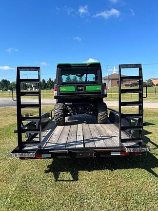 Image of John Deere XUV 835R equipment image 4