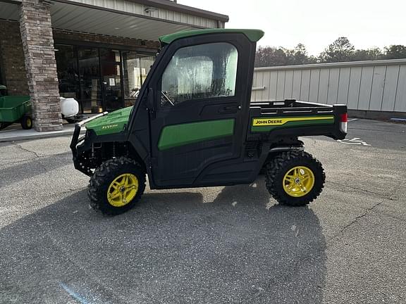 Image of John Deere XUV 835R equipment image 1