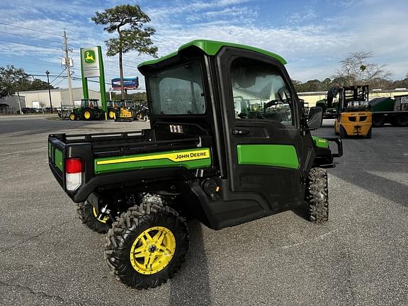 Image of John Deere XUV 835R equipment image 4