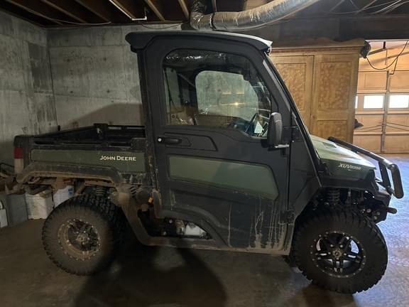 Image of John Deere XUV 835R equipment image 1