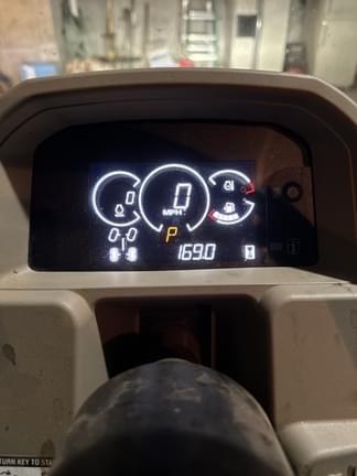 Image of John Deere XUV 835R equipment image 3