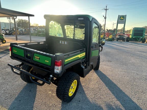 Image of John Deere XUV 835R equipment image 3