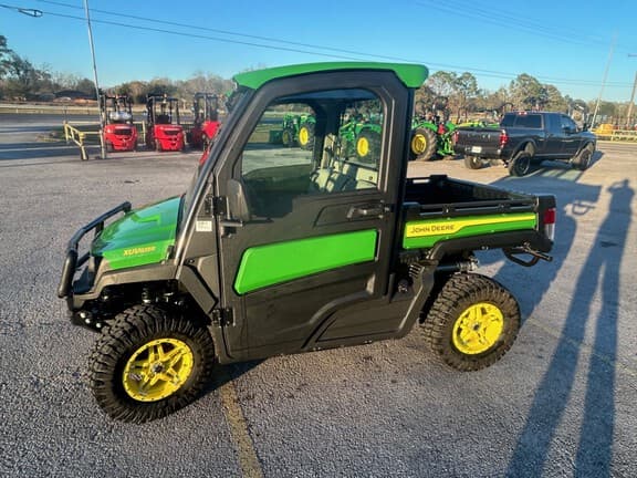 Image of John Deere XUV 835R equipment image 1