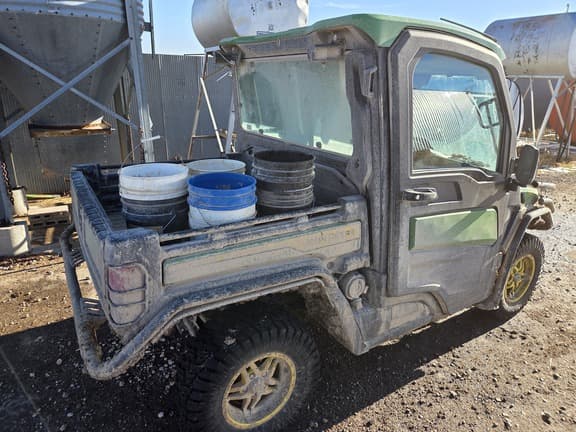 Image of John Deere XUV 835R equipment image 3