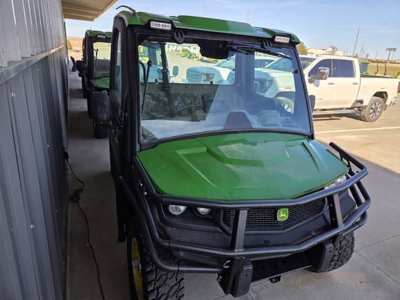 Image of John Deere XUV 835R equipment image 2