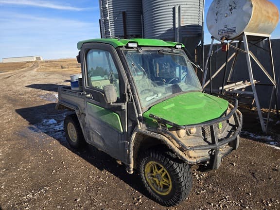 Image of John Deere XUV 835R equipment image 1