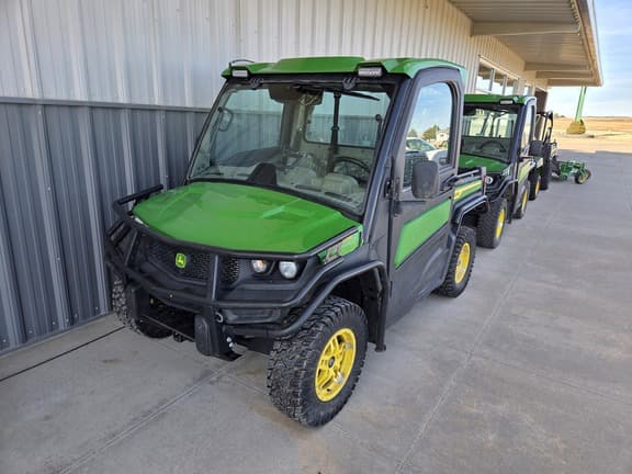 Image of John Deere XUV 835R equipment image 1