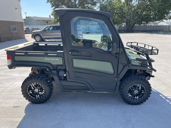 Image of John Deere XUV 835R equipment image 2