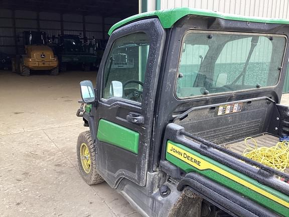 Image of John Deere XUV 835R equipment image 3