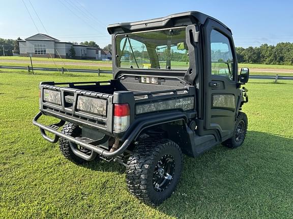 Image of John Deere XUV 835R equipment image 3